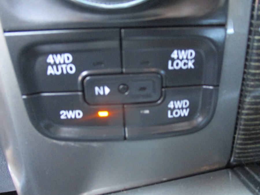 2015 RAM 1500 4WD Crew Cab 140.5