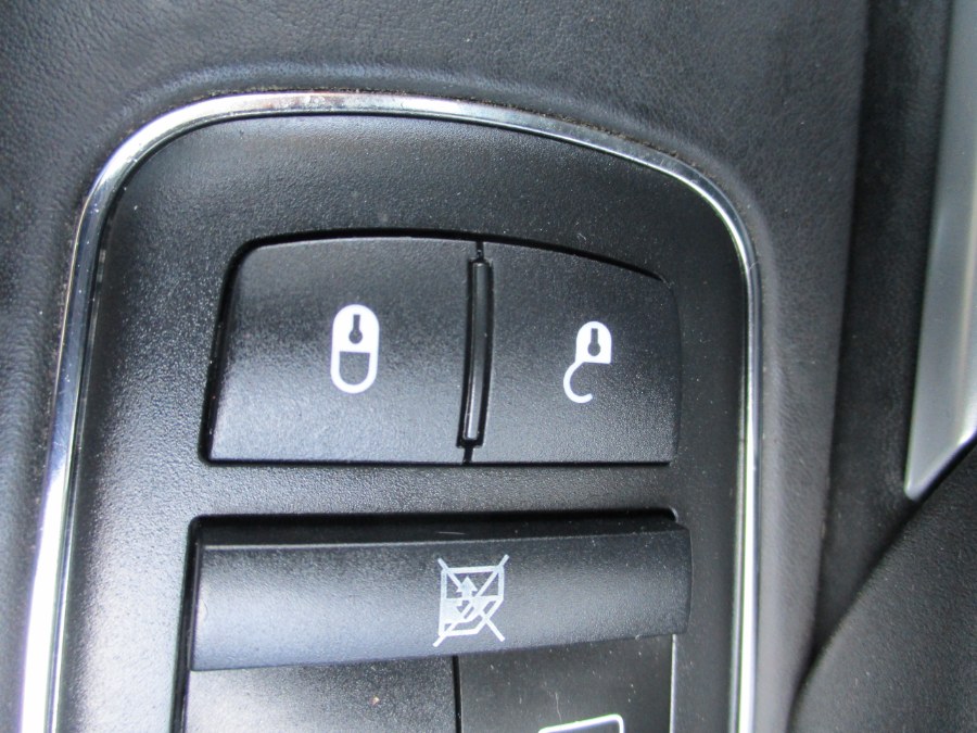 2015 RAM 1500 4WD Crew Cab 140.5