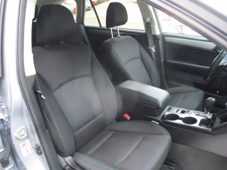 2016 Subaru Outback 4dr Wgn 2.5i Premium PZEV photo