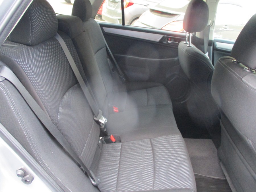 2016 Subaru Outback 4dr Wgn 2.5i Premium PZEV photo