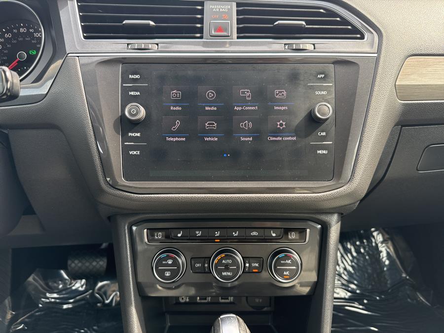 2018 Volkswagen Tiguan 2.0T SE FWD photo