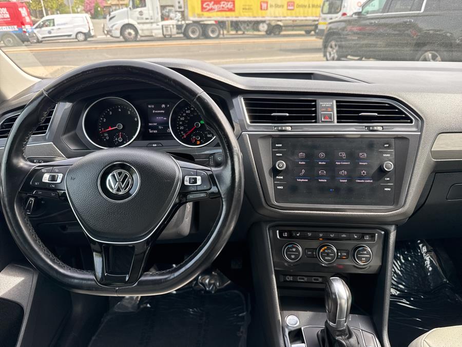 2018 Volkswagen Tiguan 2.0T SE FWD photo