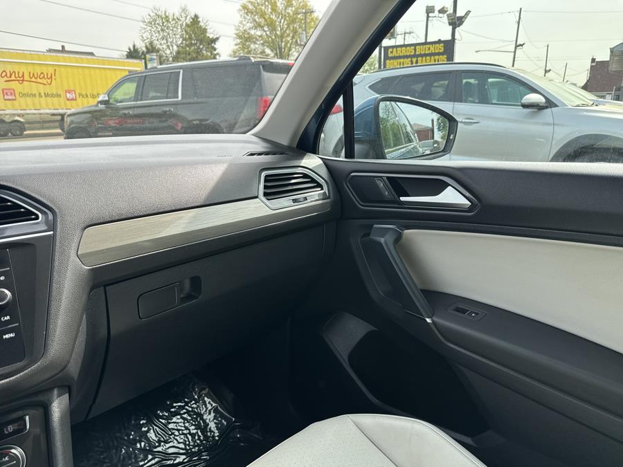 2018 Volkswagen Tiguan 2.0T SE FWD photo