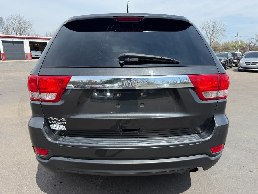 2011 Jeep Grand Cherokee Laredo photo
