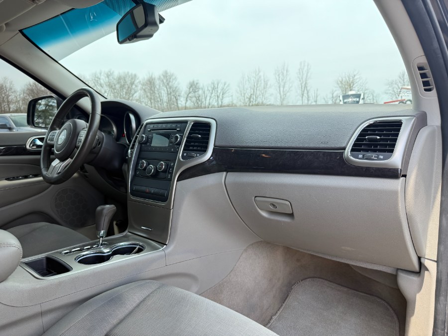 2011 Jeep Grand Cherokee Laredo photo