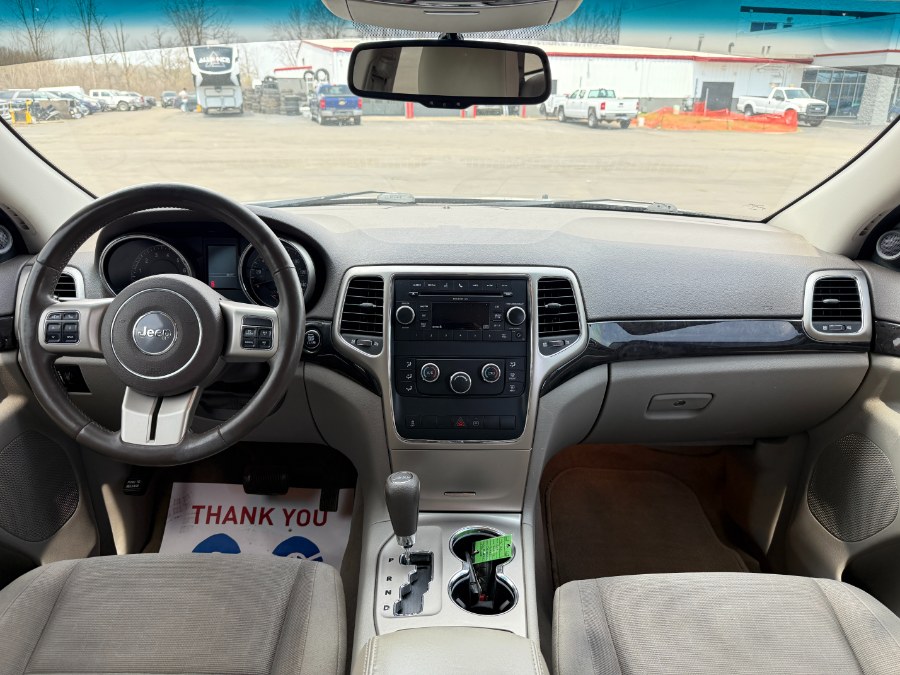 2011 Jeep Grand Cherokee Laredo photo