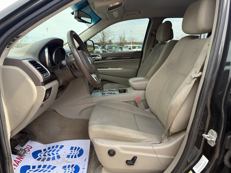 2011 Jeep Grand Cherokee Laredo photo