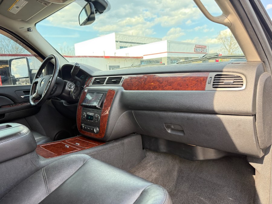 2009 Chevrolet Avalanche LS photo