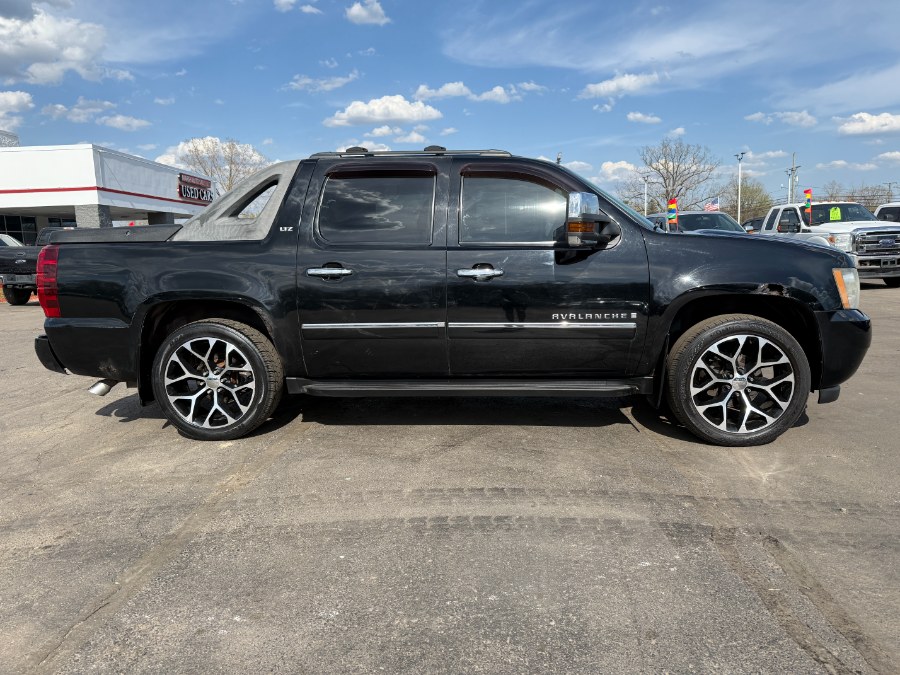 2009 Chevrolet Avalanche LS photo