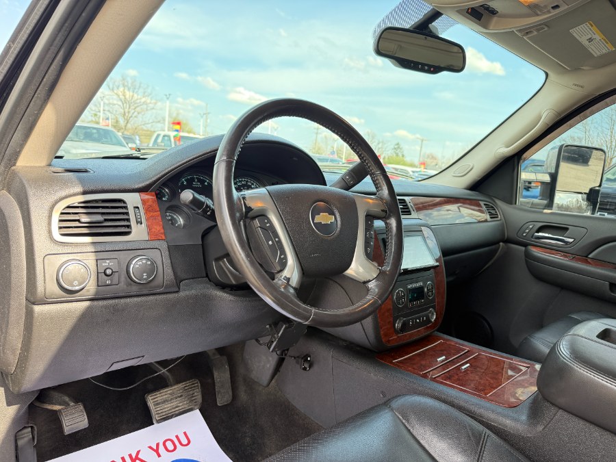 2009 Chevrolet Avalanche LS photo