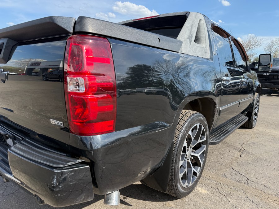 2009 Chevrolet Avalanche LS photo