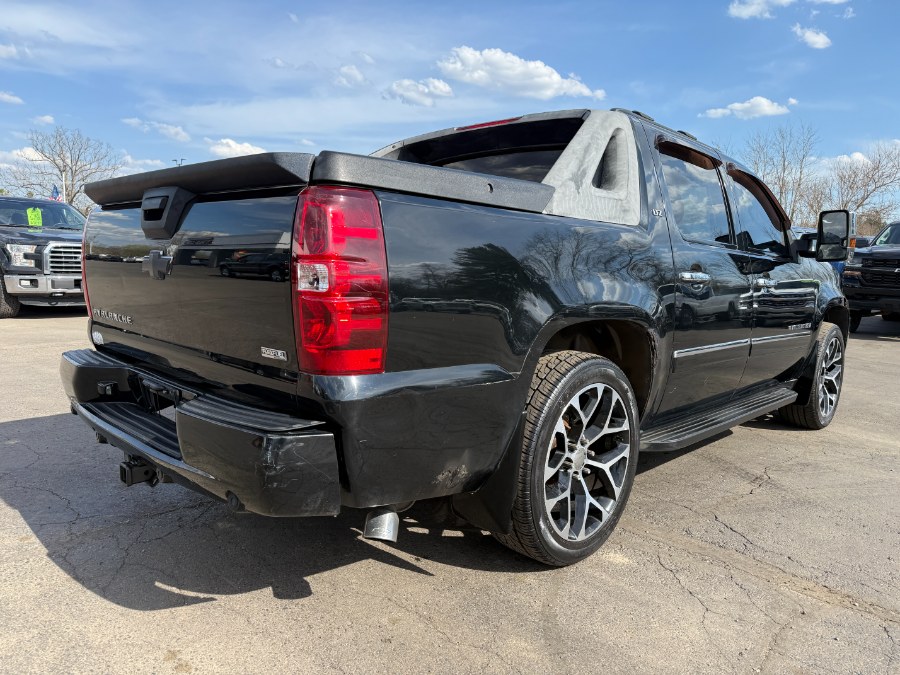 2009 Chevrolet Avalanche LS photo