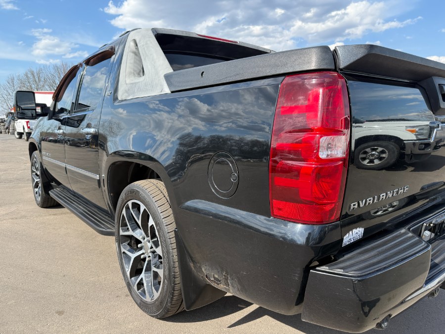 2009 Chevrolet Avalanche LS photo