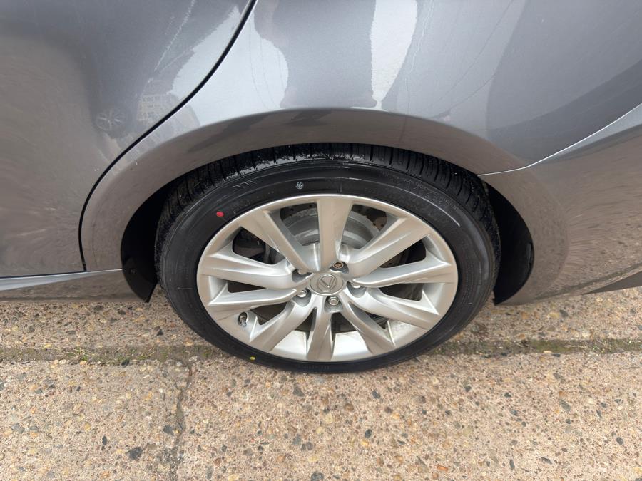 2016 Lexus IS 300 photo