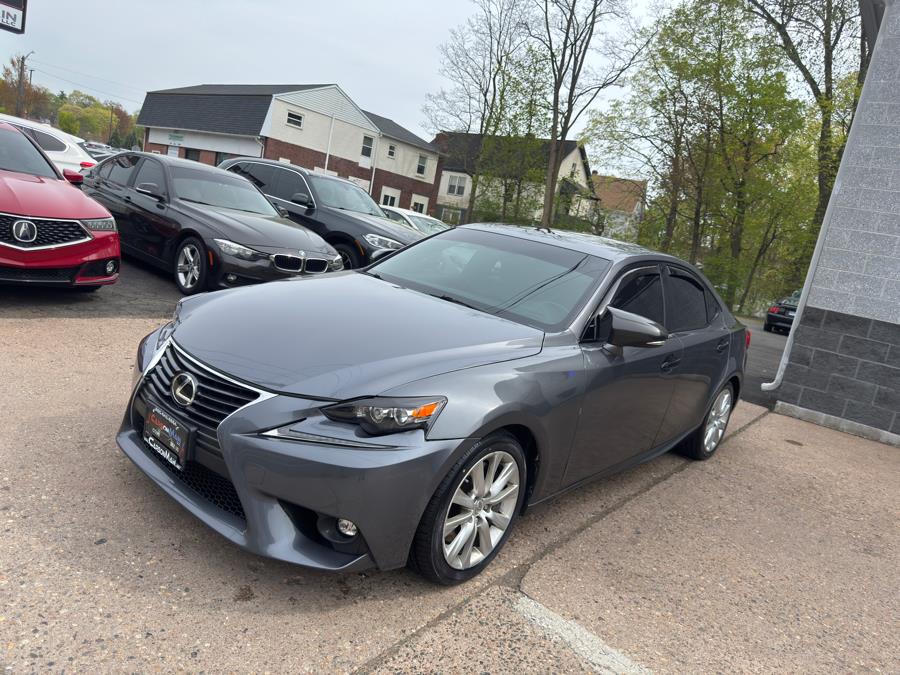 2016 Lexus IS 300 photo