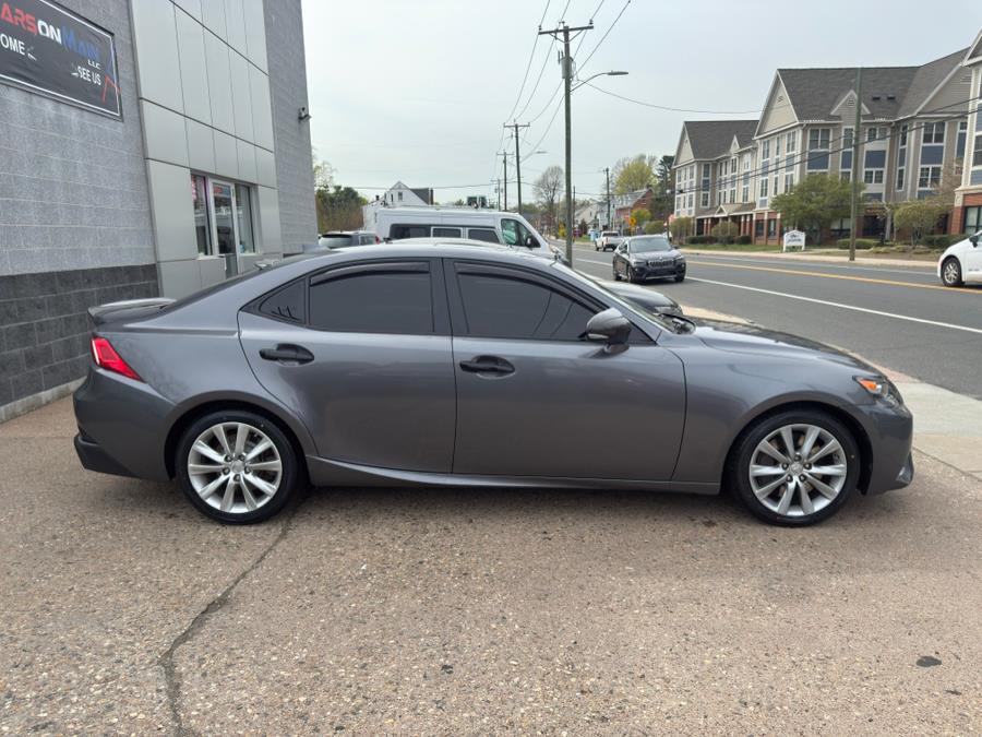 2016 Lexus IS 300 photo