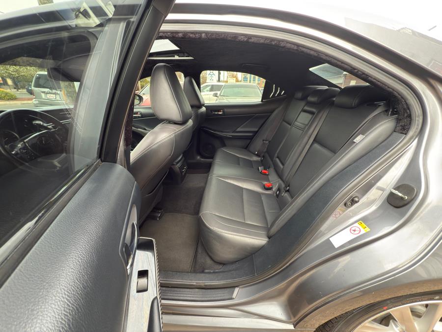 2016 Lexus IS 300 photo