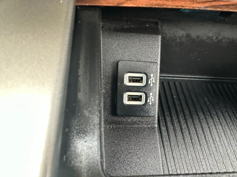 2017 Ford F-150 Lariat 4WD SuperCrew 5.5'' Box photo
