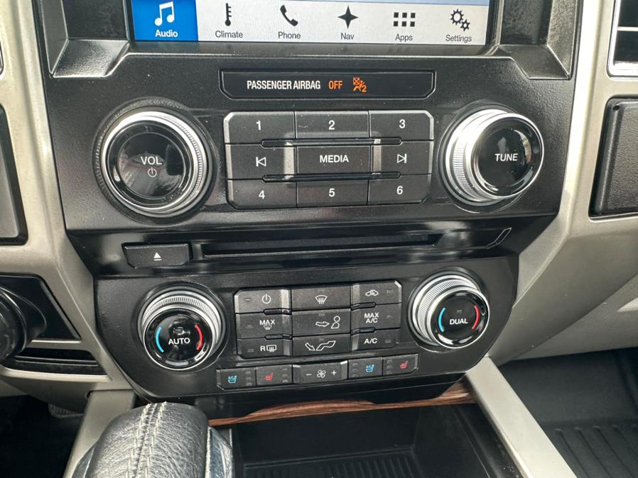 2017 Ford F-150 Lariat 4WD SuperCrew 5.5'' Box photo