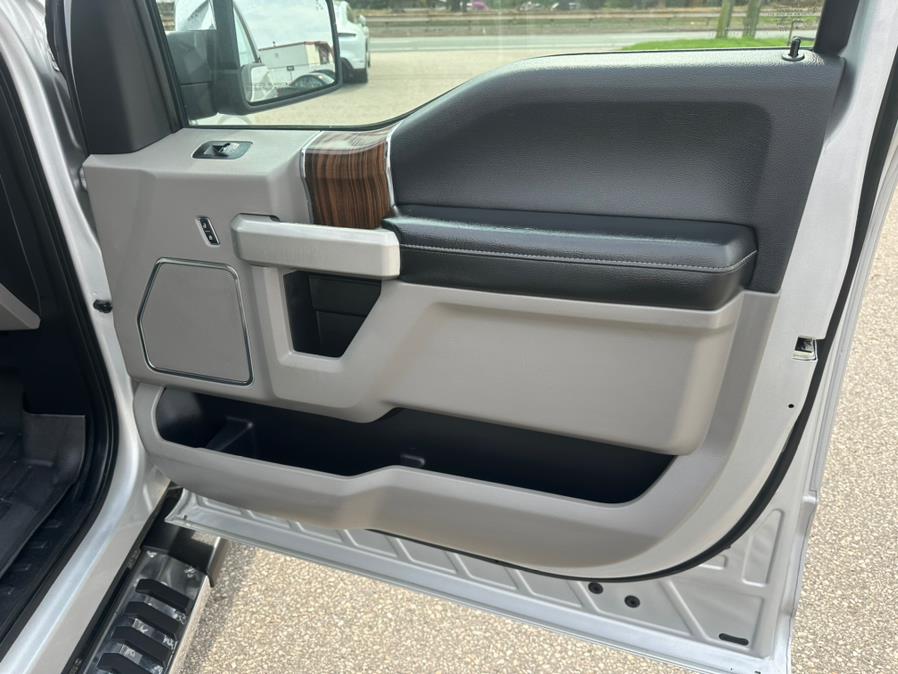 2017 Ford F-150 Lariat 4WD SuperCrew 5.5'' Box photo