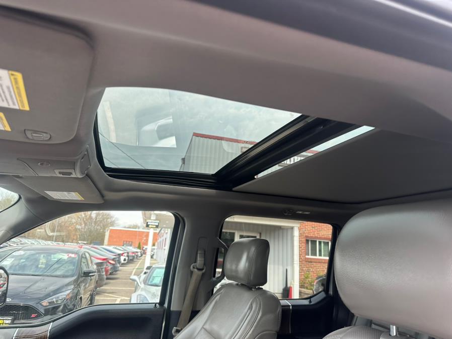 2017 Ford F-150 Lariat 4WD SuperCrew 5.5'' Box photo