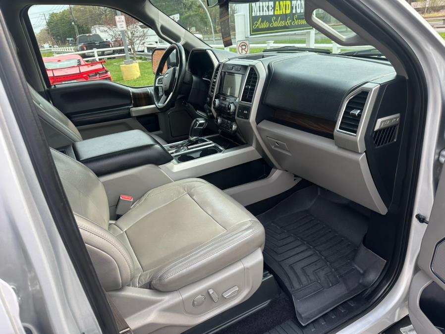 2017 Ford F-150 Lariat 4WD SuperCrew 5.5'' Box photo