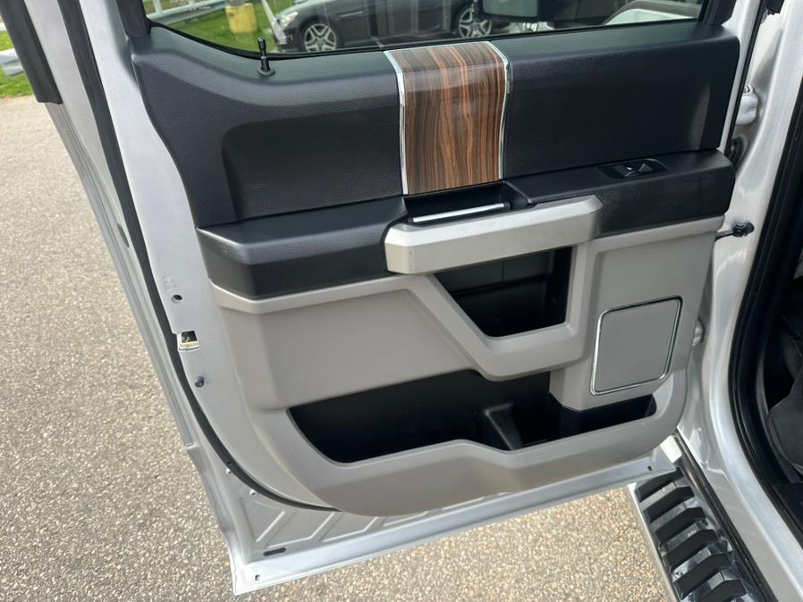 2017 Ford F-150 Lariat 4WD SuperCrew 5.5'' Box photo