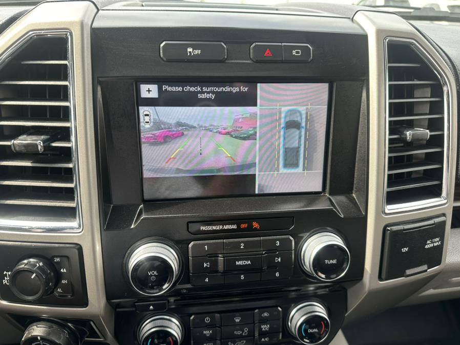 2017 Ford F-150 Lariat 4WD SuperCrew 5.5'' Box photo