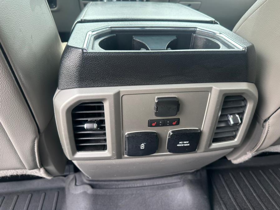 2017 Ford F-150 Lariat 4WD SuperCrew 5.5'' Box photo