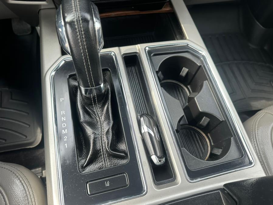 2017 Ford F-150 Lariat 4WD SuperCrew 5.5'' Box photo