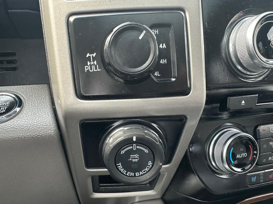 2017 Ford F-150 Lariat 4WD SuperCrew 5.5'' Box photo