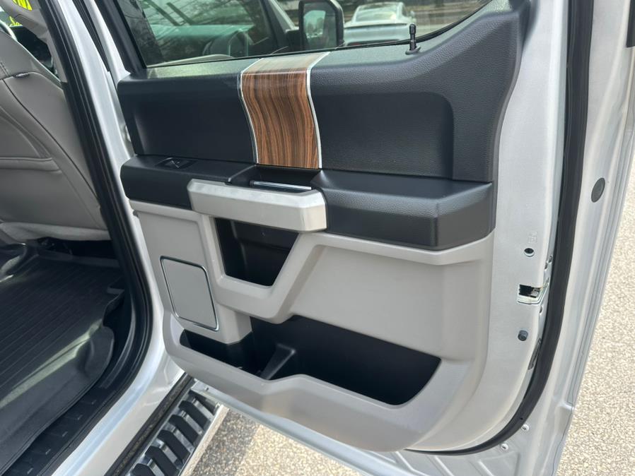2017 Ford F-150 Lariat 4WD SuperCrew 5.5'' Box photo