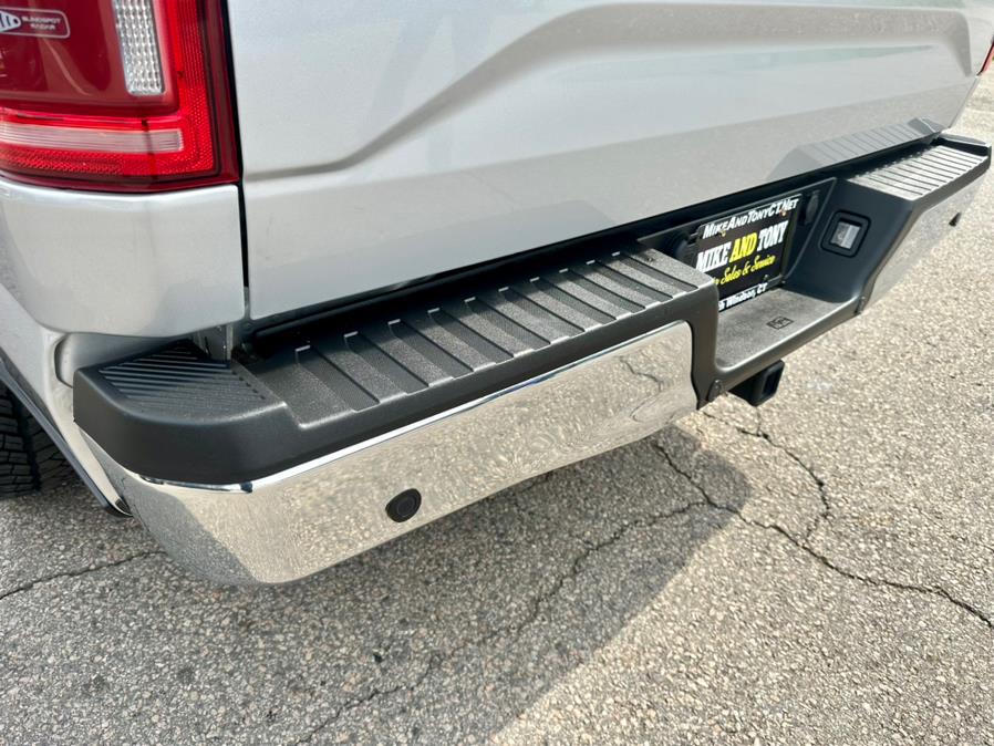 2017 Ford F-150 Lariat 4WD SuperCrew 5.5'' Box photo