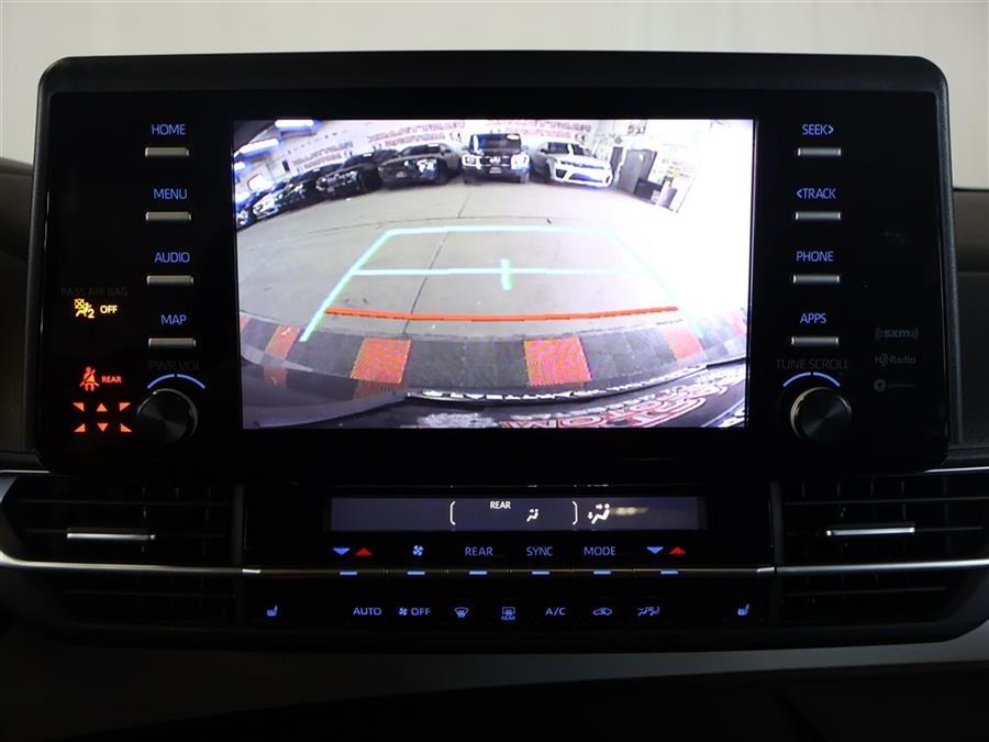 2023 Toyota Sienna XLE photo