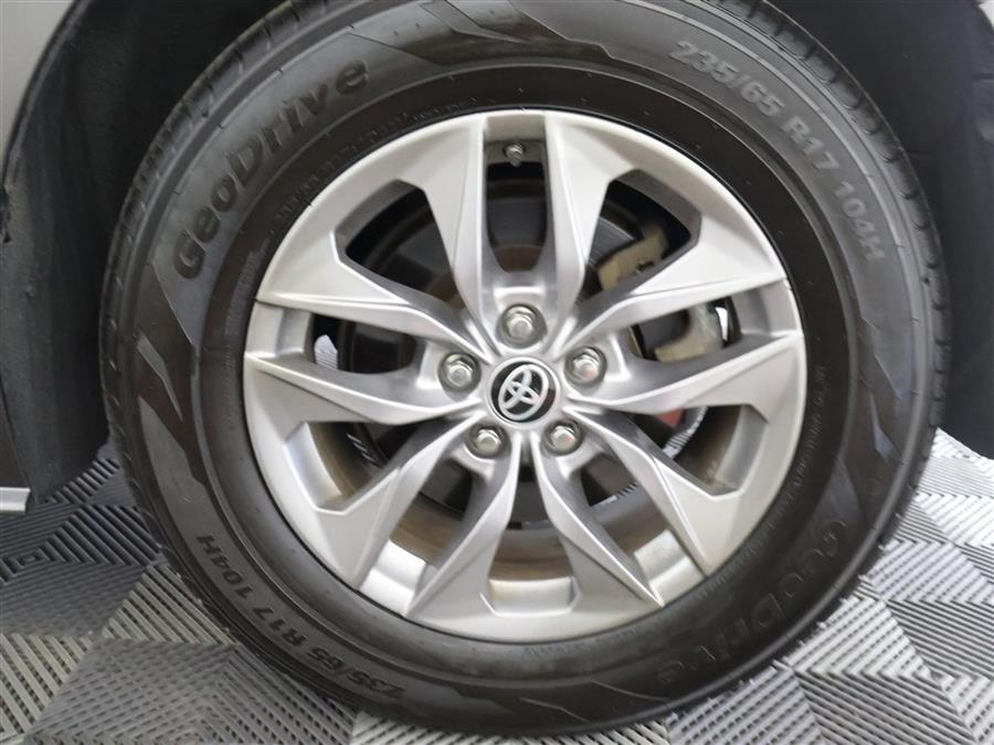 2023 Toyota Sienna XLE photo