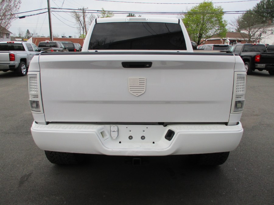2016 RAM 1500 4WD Crew Cab 140.5