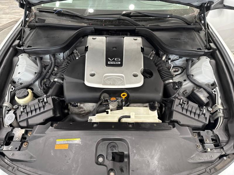 2014 Infiniti Legend photo