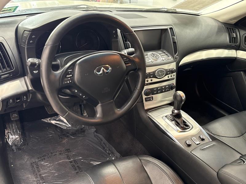 2014 Infiniti Legend photo