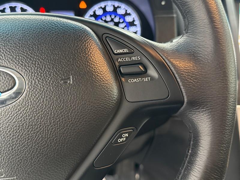 2014 Infiniti Legend photo