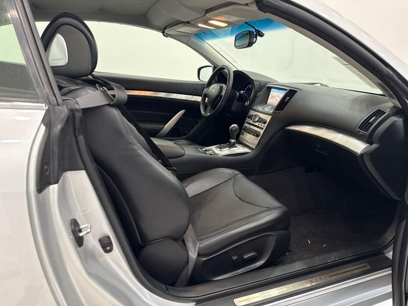 2014 Infiniti Legend photo