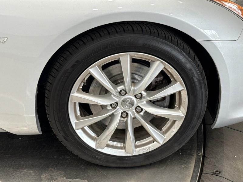 2014 Infiniti Legend photo