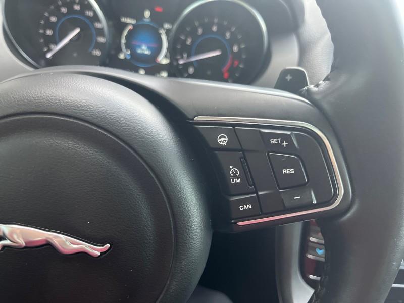 2017 Jaguar F-Pace 35t Prestige AWD photo