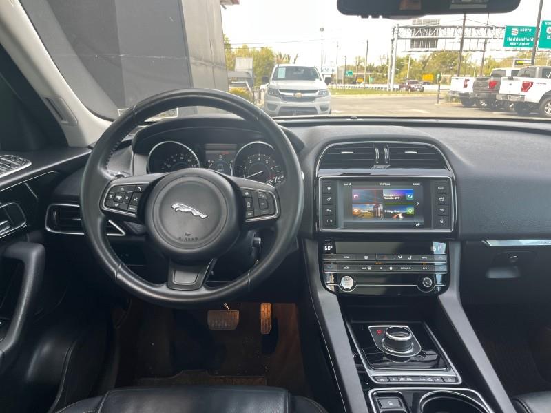 2017 Jaguar F-Pace 35t Prestige AWD photo