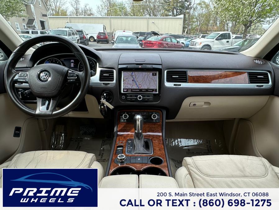2013 Volkswagen Touareg VR6 Sport photo
