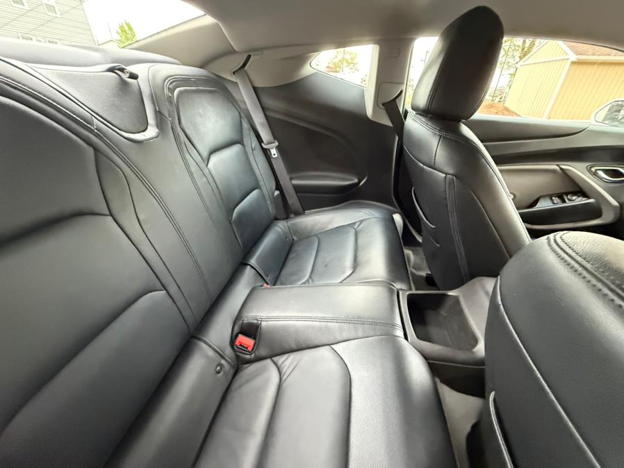 2016 Chevrolet Camaro 2dr Cpe LT w/1LT photo