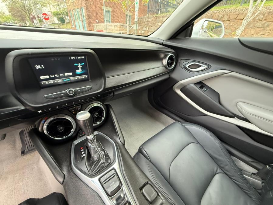 2016 Chevrolet Camaro 2dr Cpe LT w/1LT photo