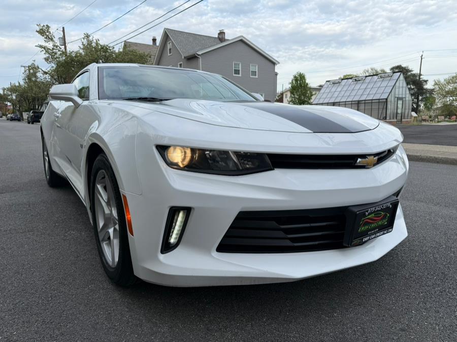 2016 Chevrolet Camaro 2dr Cpe LT w/1LT photo