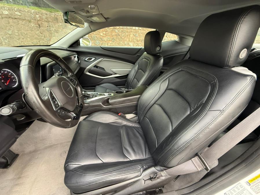 2016 Chevrolet Camaro 2dr Cpe LT w/1LT photo