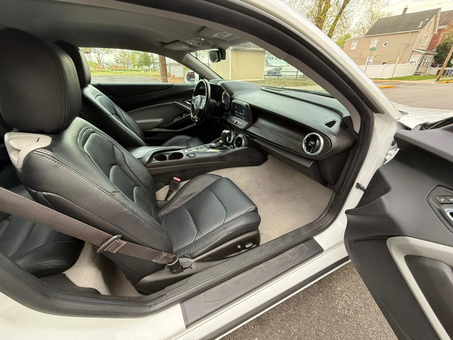 2016 Chevrolet Camaro 2dr Cpe LT w/1LT photo