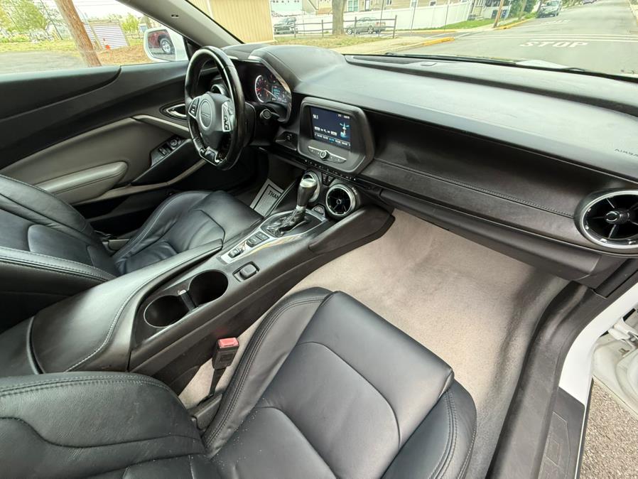 2016 Chevrolet Camaro 2dr Cpe LT w/1LT photo